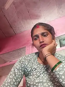 Snapshot of Pooja_shre chatting on 08-03-26, 05:26 Pooja shre online show from 08-03-26, 05:26