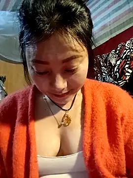 Snapshot of Sinhlinh2020 chatting on 02-15-26, 01:54 Sinhlinh2020 online show from 02-15-26, 01:54