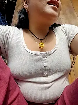 Snapshot of Sinhlinh2020 chatting on 02-06-26, 07:26 Sinhlinh2020 online show from 02-06-26, 07:26