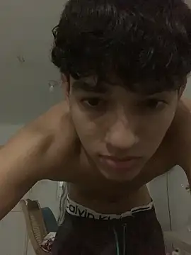 Snapshot of Alex_king17 chatting on 04-08-26, 09:00 Alex king17 online show from 04-08-26, 09:00