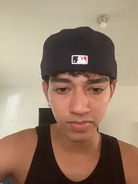 Snapshot of Alex_king17 chatting on 04-16-26, 01:23 Alex king17 online show from 04-16-26, 01:23