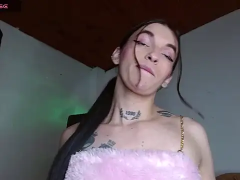 Scarlett crastrawberry online show from 07-18-26, 12:30