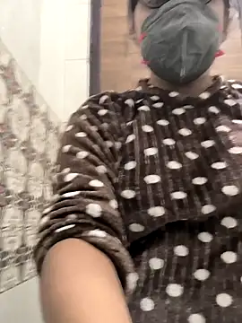 Lovely Tannu online show from 12-17-25, 01:38