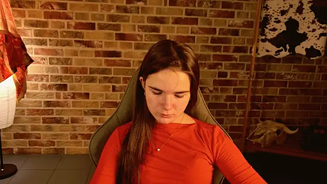 Snapshot of May_Bloom chatting on 11-18-25, 05:22 May Bloom online show from 11-18-25, 05:22