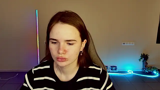 Snapshot of May_Bloom chatting on 02-03-26, 06:40 May Bloom online show from 02-03-26, 06:40