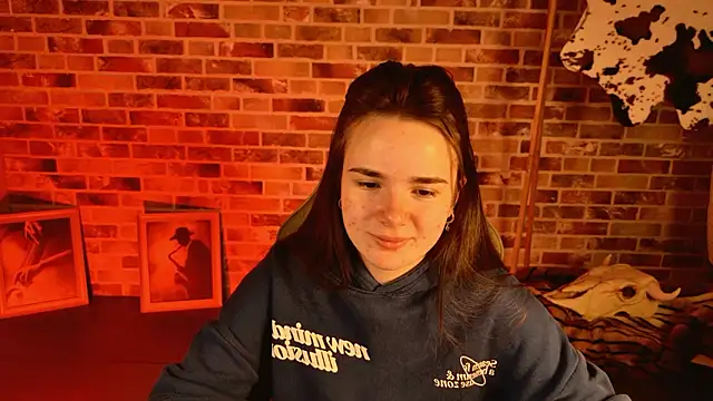 Snapshot of May_Bloom chatting on 02-24-26, 06:14 May Bloom online show from 02-24-26, 06:14