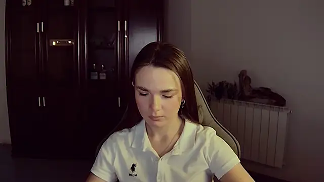 Snapshot of May_Bloom chatting on 11-14-25, 12:20 May Bloom online show from 11-14-25, 12:20