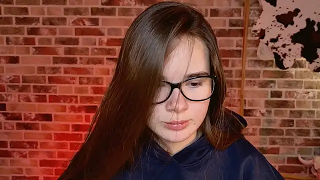 Snapshot of May_Bloom chatting on 02-12-26, 06:02 May Bloom online show from 02-12-26, 06:02