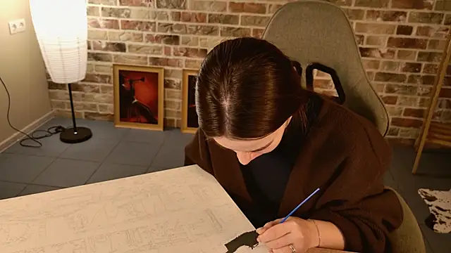 Snapshot of May_Bloom chatting on 12-16-25, 05:11 May Bloom online show from 12-16-25, 05:11