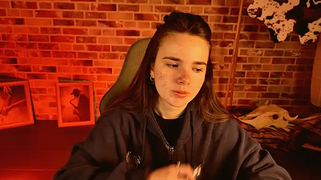 Snapshot of May_Bloom chatting on 02-25-26, 06:13 May Bloom online show from 02-25-26, 06:13