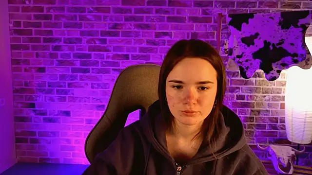 Snapshot of May_Bloom chatting on 02-17-26, 06:22 May Bloom online show from 02-17-26, 06:22