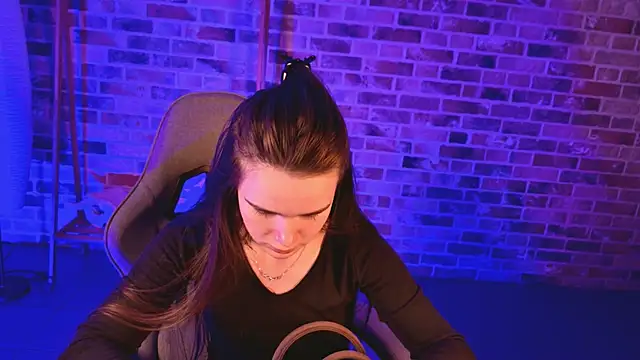 May Bloom online show from 04-18-26, 10:06