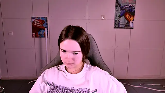 Snapshot of May_Bloom chatting on 11-27-25, 05:19 May Bloom online show from 11-27-25, 05:19