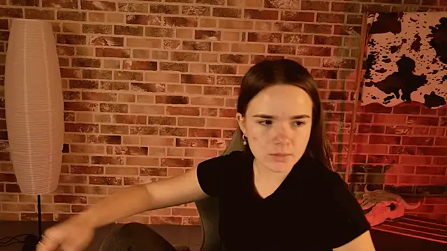 Snapshot of May_Bloom chatting on 11-08-25, 05:11 May Bloom online show from 11-08-25, 05:11