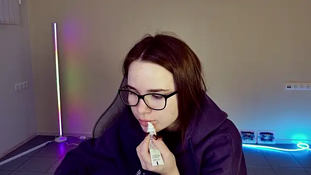 Snapshot of May_Bloom chatting on 02-02-26, 06:12 May Bloom online show from 02-02-26, 06:12