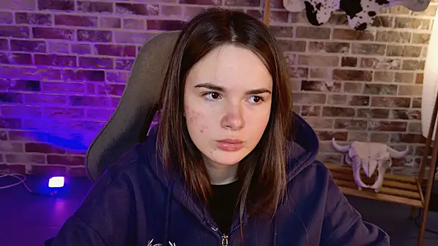 Snapshot of May_Bloom chatting on 02-10-26, 08:02 May Bloom online show from 02-10-26, 08:02