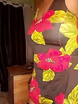 Snapshot of hot_princesss chatting on 11-08-25, 04:10 hot princesss online show from 11-08-25, 04:10