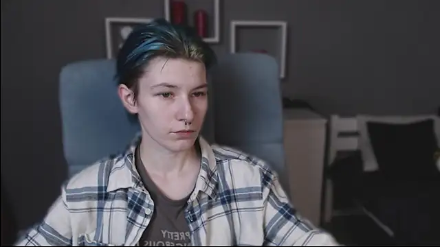 guitarandangell online show from 10-25-25, 03:28