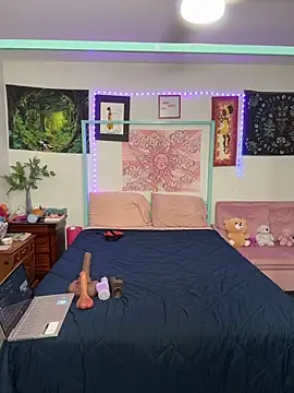 DaisyMynx online show from 12-18-25, 03:55