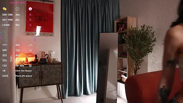 Pheromoon online show from 11-28-25, 06:02