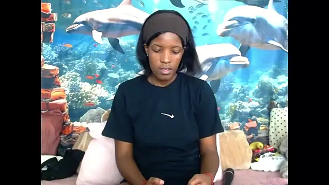 Snapshot of AfricanBarbiee69 chatting on 06-09-26, 09:54 AfricanBarbiee69 online show from 06-09-26, 09:54