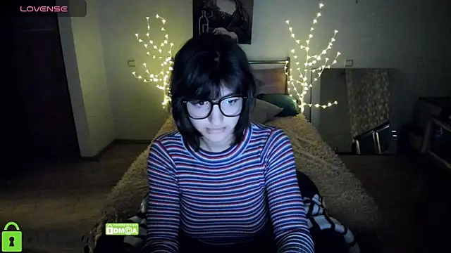 A Skyy online show from 04-21-26, 01:42