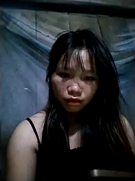 linh-miu99 online show from 10-18-25, 12:51