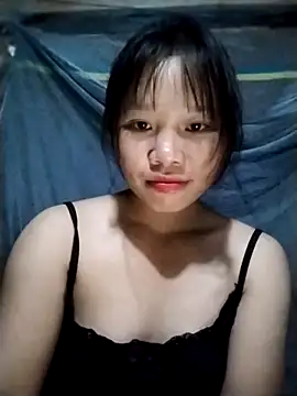 linh-miu99 online show from 10-23-25, 03:21