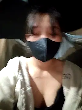 linh-miu99 online show from 01-09-26, 07:10