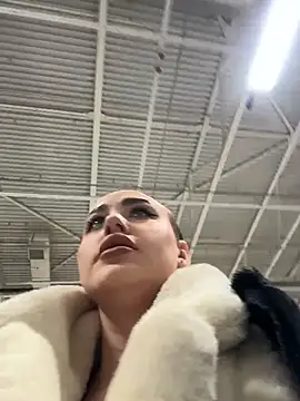 KiraSunshine online show from 11-27-25, 04:13