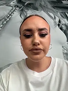 KiraSunshine online show from 02-15-26, 06:14