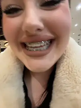 KiraSunshine online show from 12-16-25, 04:17