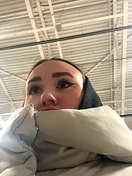 KiraSunshine online show from 11-11-25, 03:45