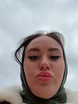 KiraSunshine online show from 10-30-25, 03:49