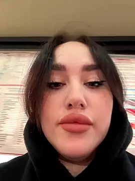 KiraSunshine online show from 10-28-25, 03:51