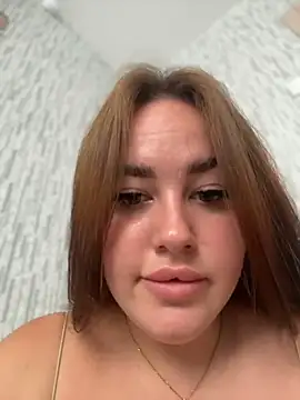 Snapshot of KiraSunshine chatting on 06-26-26, 03:45 KiraSunshine online show from 06-26-26, 03:45