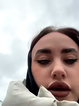 KiraSunshine online show from 11-10-25, 03:22