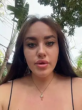 KiraSunshine online show from 02-25-26, 05:18