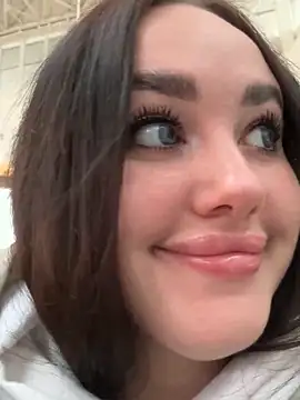 KiraSunshine online show from 11-13-25, 03:32