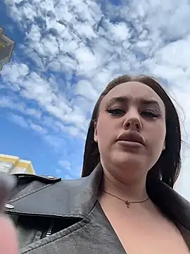 KiraSunshine online show from 05-26-26, 03:59