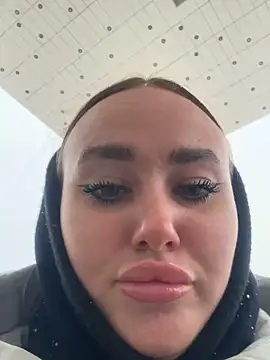 KiraSunshine online show from 11-05-25, 03:20