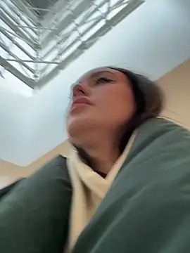 KiraSunshine online show from 11-28-25, 04:12