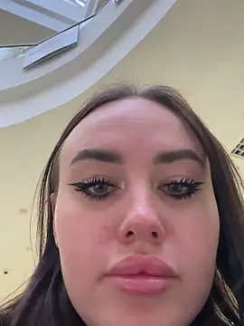 KiraSunshine online show from 12-22-25, 04:34