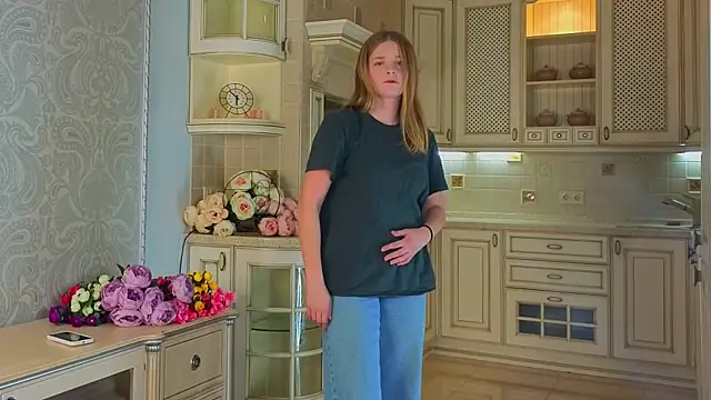 Snapshot of LeeAbee chatting on 11-04-25, 01:15 LeeAbee online show from 11-04-25, 01:15