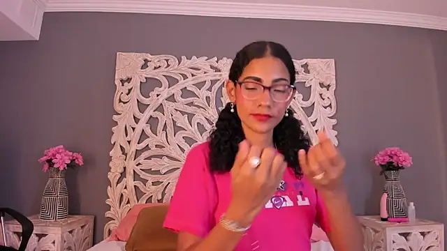 AuroraPinkk online show from 11-22-25, 02:49