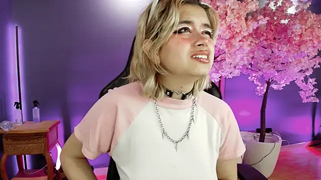 Navier   online show from 11-06-25, 07:51