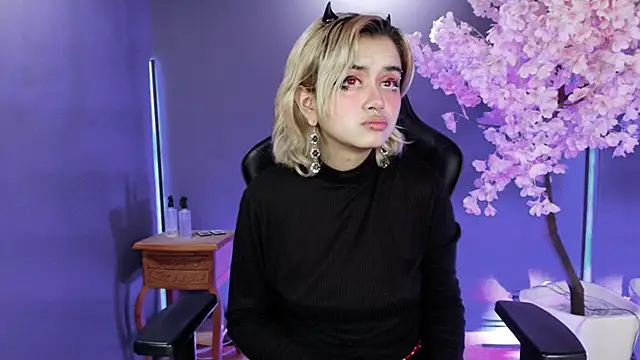 Navier   online show from 11-11-25, 08:36