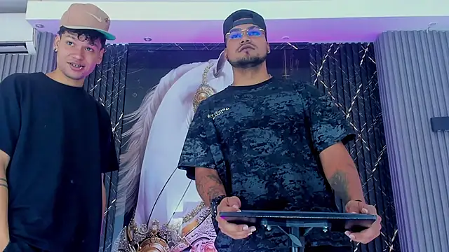 handsome boys22 online show from 11-17-25, 12:53