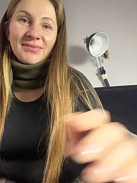 Snapshot of NikoLmyy chatting on 10-21-25, 01:21 NikoLmyy online show from 10-21-25, 01:21
