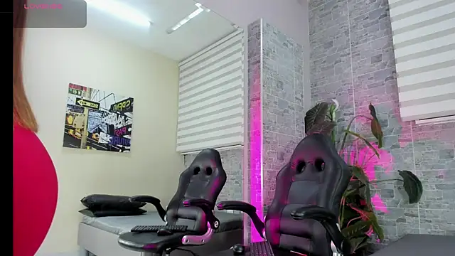 MiaCassel online show from 11-23-25, 12:04